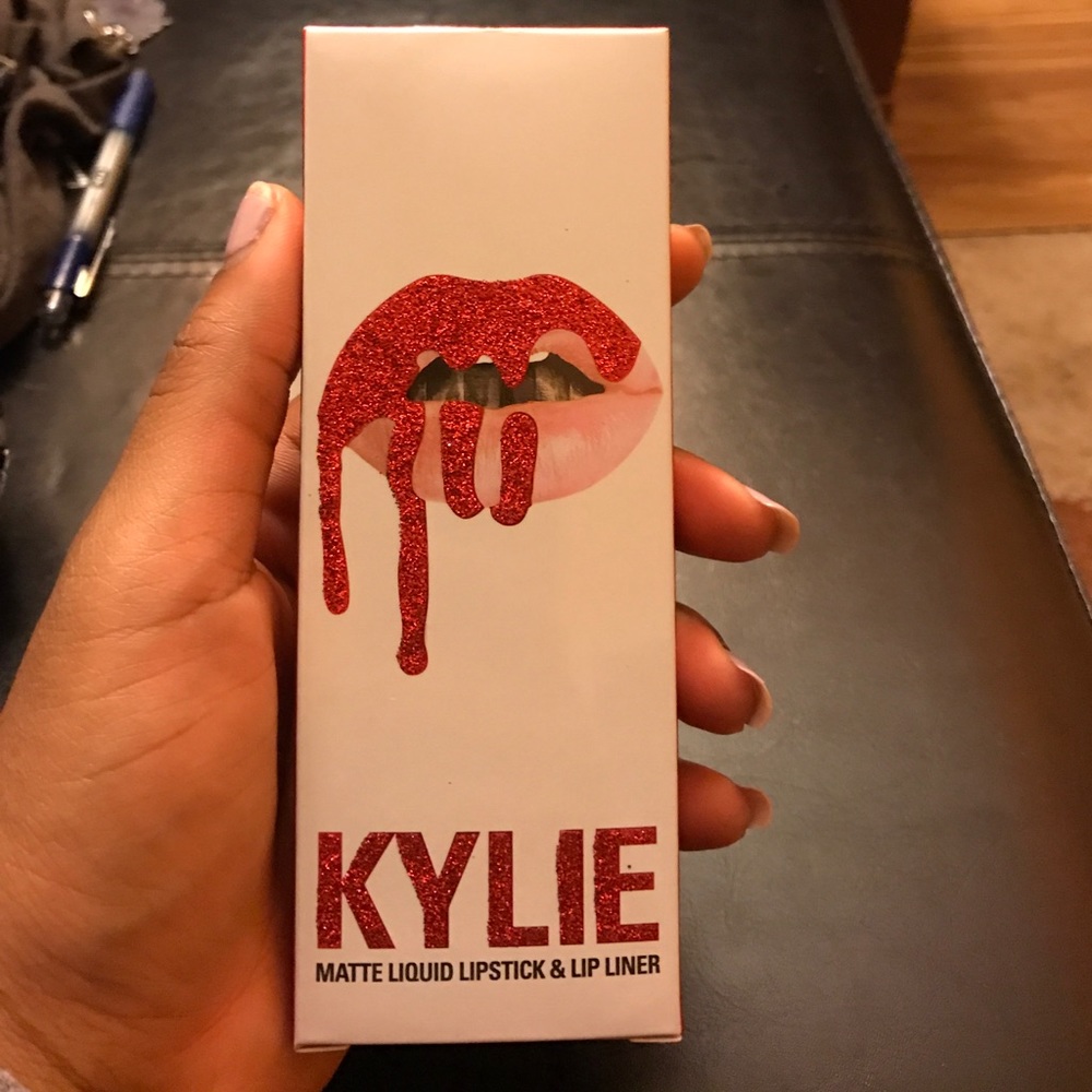 KYLIE LIP KIT - Head over heels