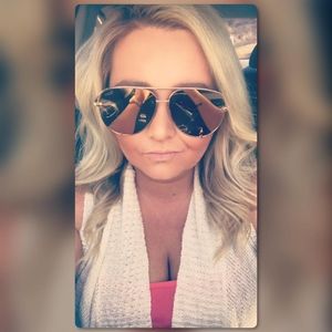 Meet your Posher, Amanda