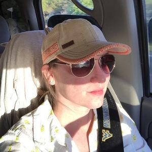 Meet your Posher, Lacy