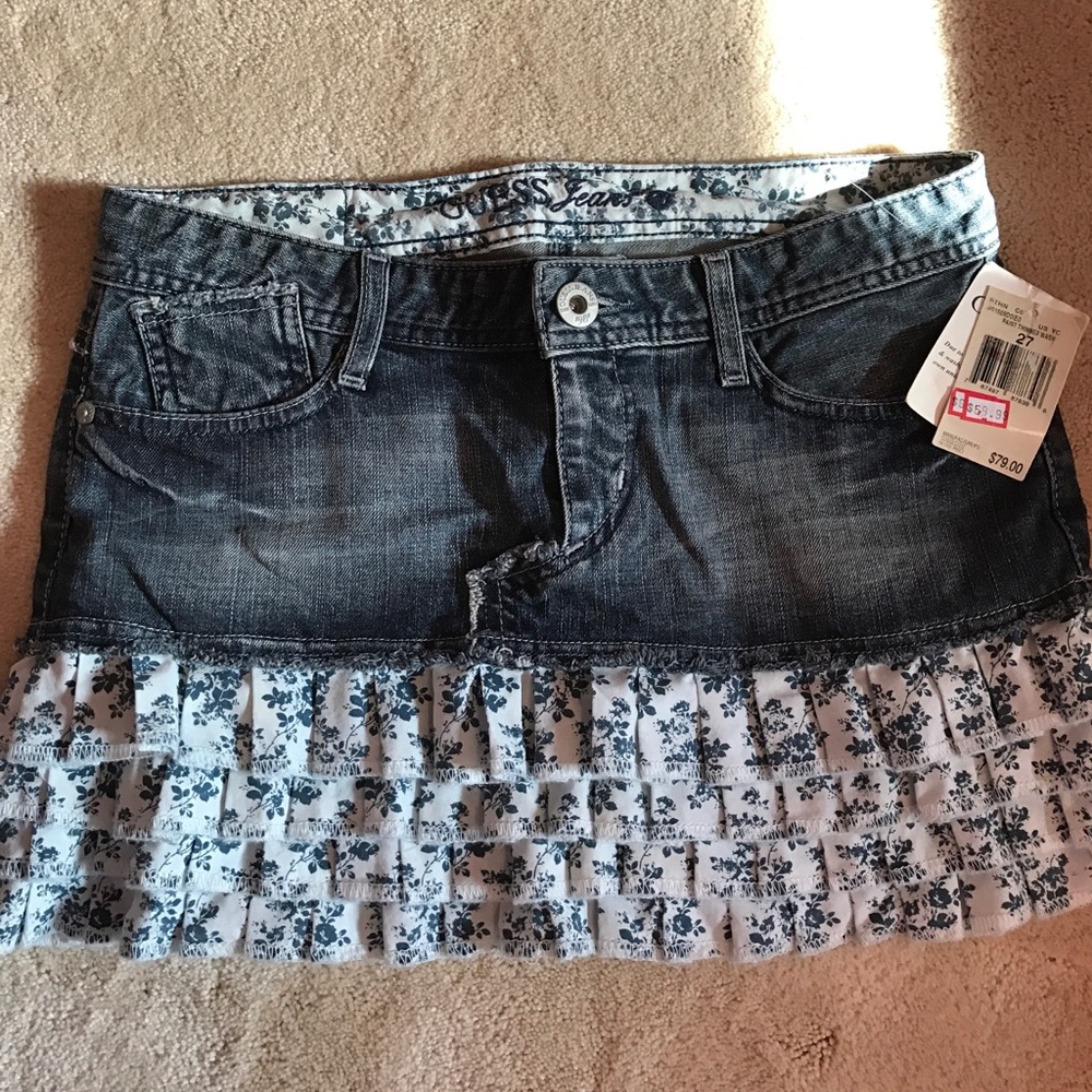 SOLD Guess skirt