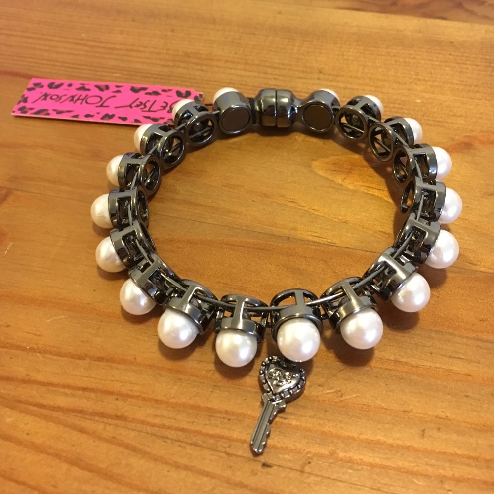 Betsey Johnson Pearl Bangle Bracelet