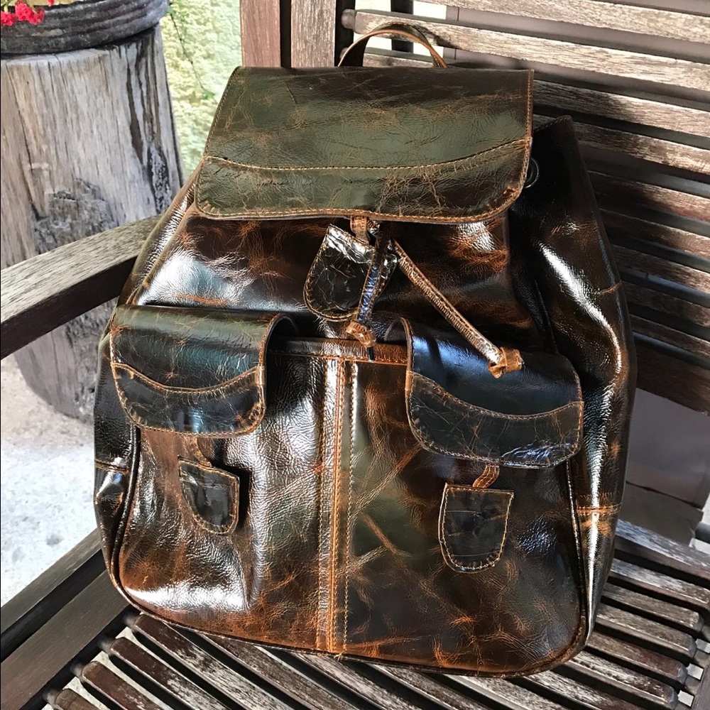 Larga Backpack 🎒 - Picture 2 of 2