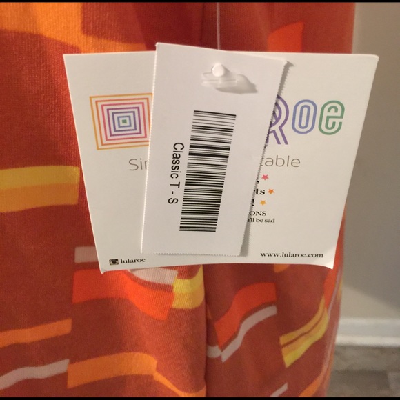 Small Classic tee Lularoe - Picture 3 of 3