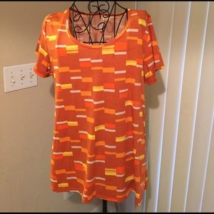 Small Classic tee Lularoe