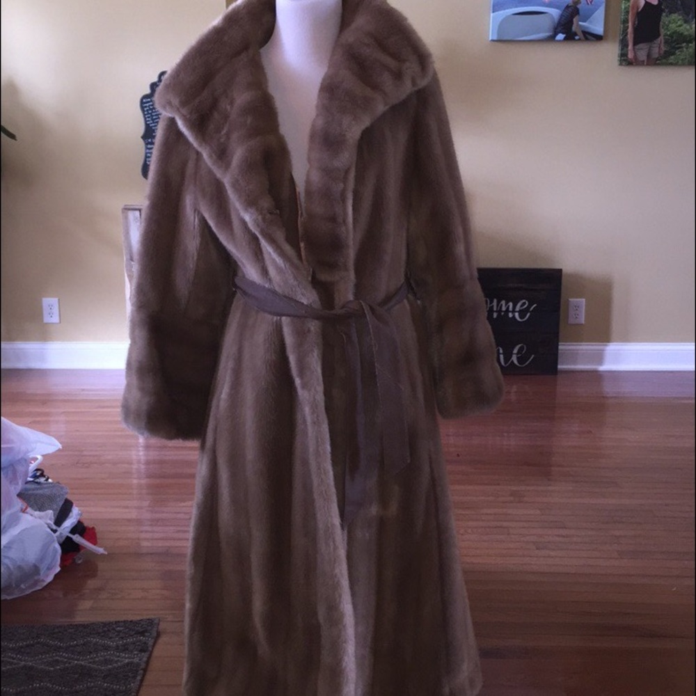 Beautiful faux fur jacket size 18