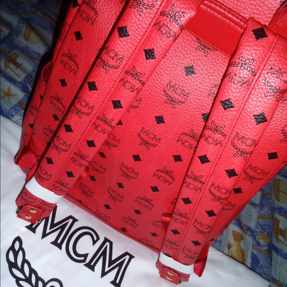 Red MCM backpack - Picture 3 of 5