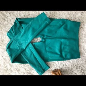 Lululemon size 6 zone in tight -teal