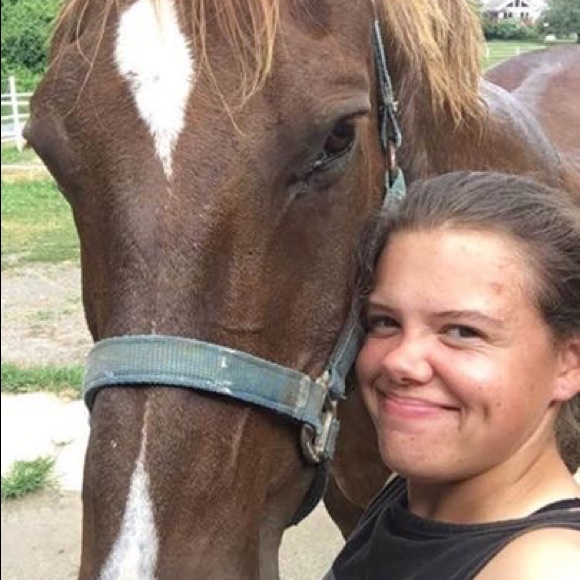 Meet your Posher!!! - Picture 3 of 7