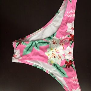 Bikini bottoms!Never worn,hygiene sticker attached