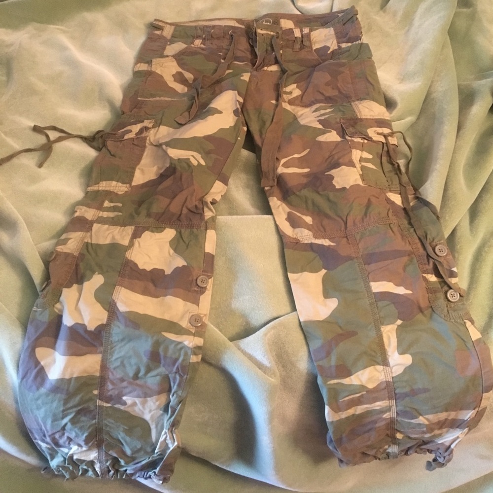 Hollister army cargo pants