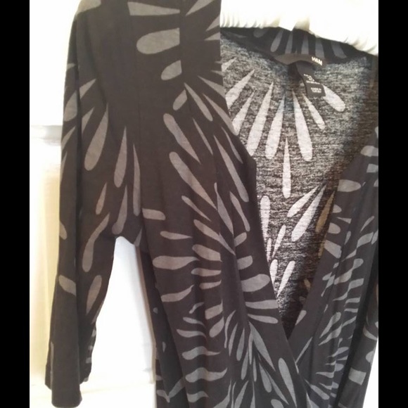 H&M Sexy Wrap V-neck dress, Sz 6 - Picture 2 of 4