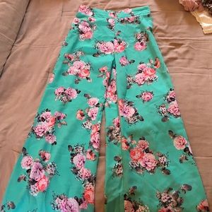 Floral Loose Pants size S (3/4)