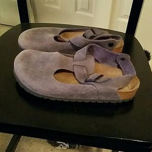 Birkenstock  closed toe clogs