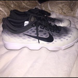 Nike zoom fit agility training sneakers