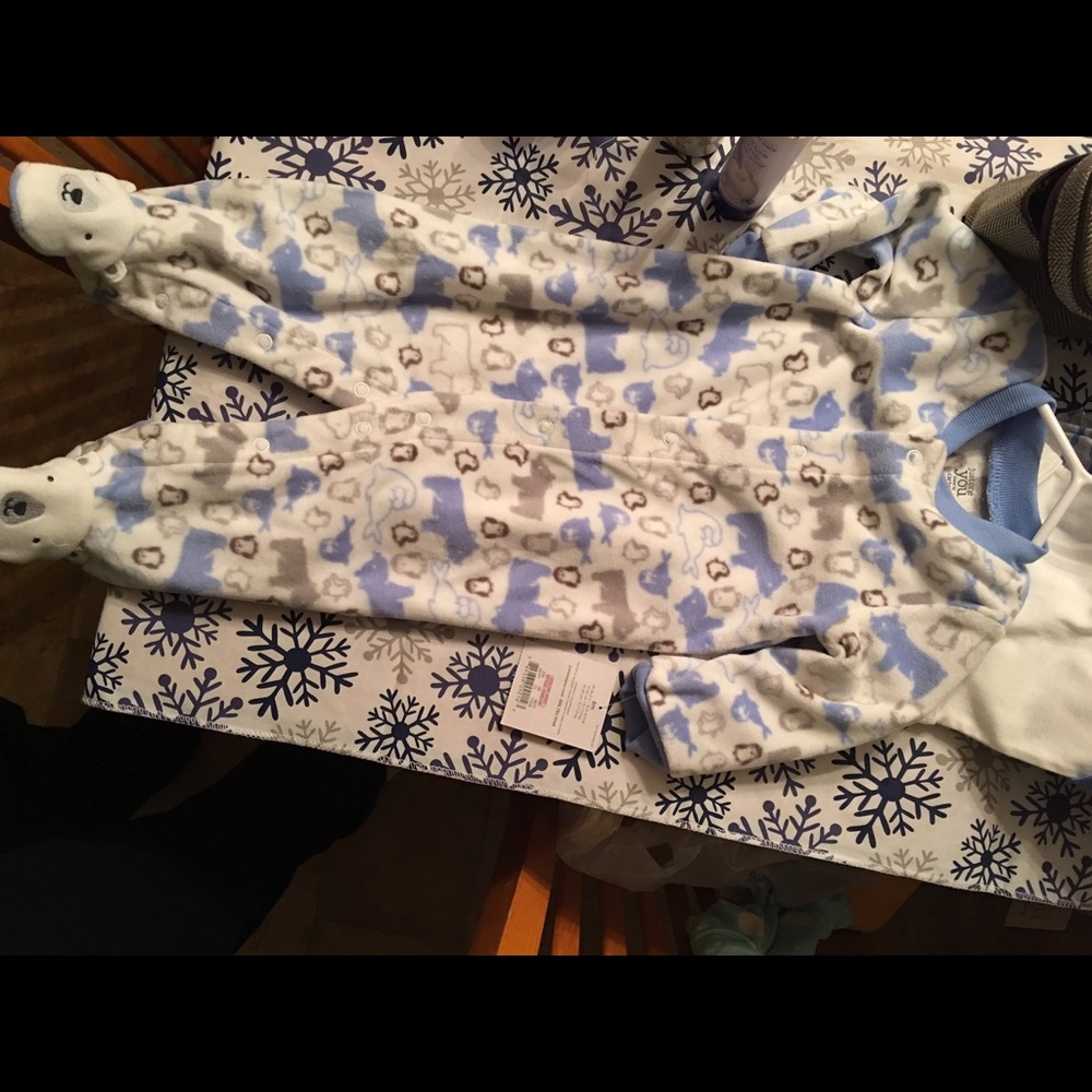 6 month footed outfit