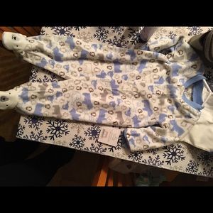 6 month footed outfit