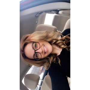 Meet your Posher, Jessica