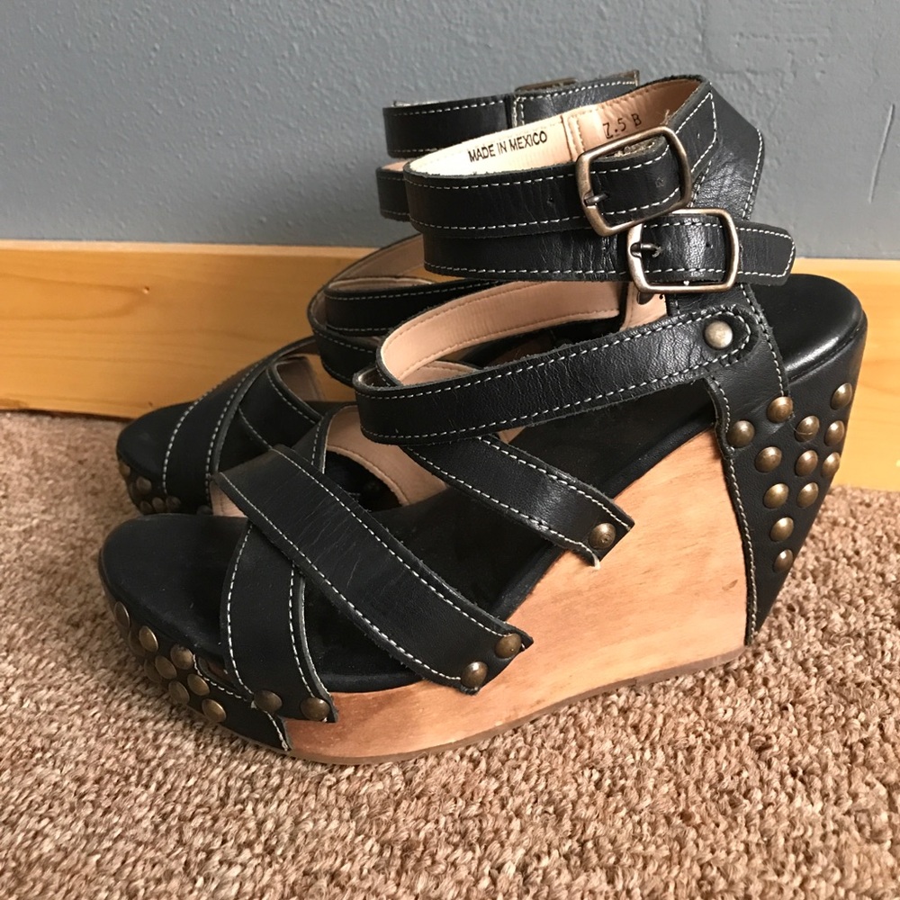 Bed Stu Wedges