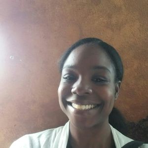 Meet your Posher, Latoya