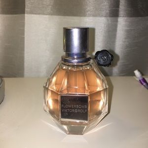 Flower Bomb perfume. Never used🌸🌷🌺🌹