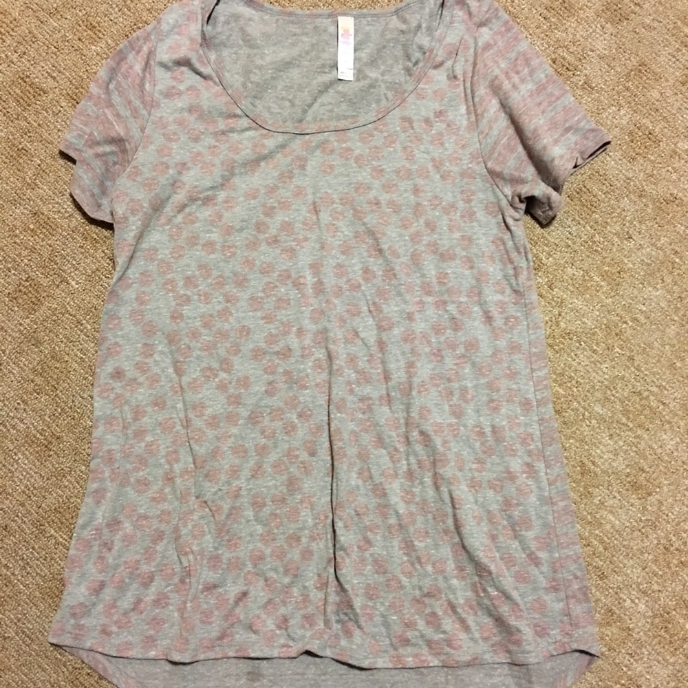 Medium Classic shirt LulaRoe
