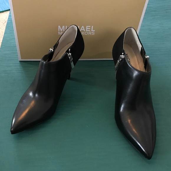 Michael Kors Clara Bootie brand new with box 6.5 7 - Picture 1 of 4