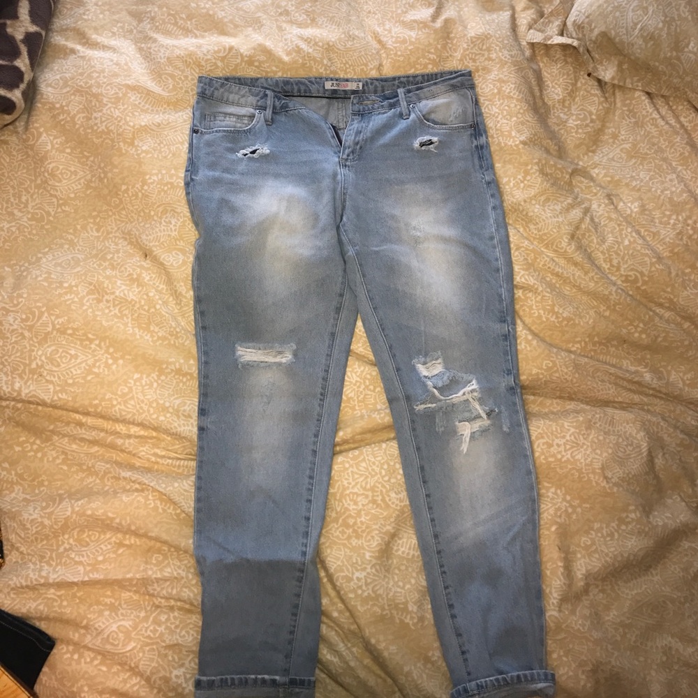 JustFab destroyed boyfriend capris