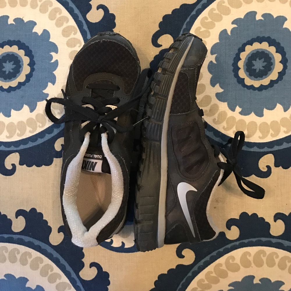 Nike dual fusion st2