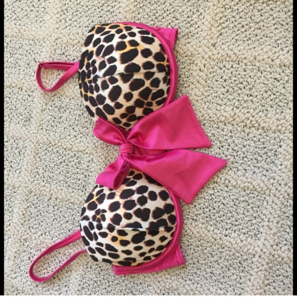 Beach bunny Leopard print bikini top