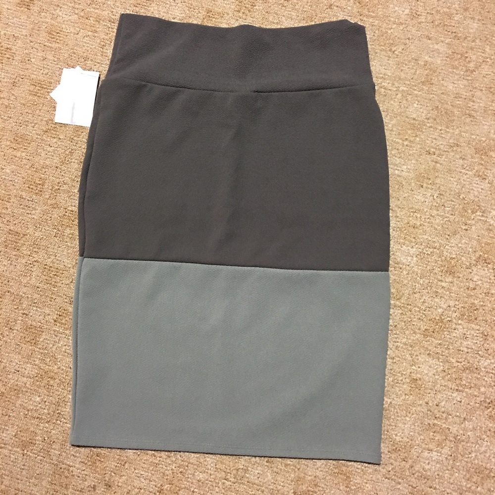 NWT LulaRoe Cassie Large