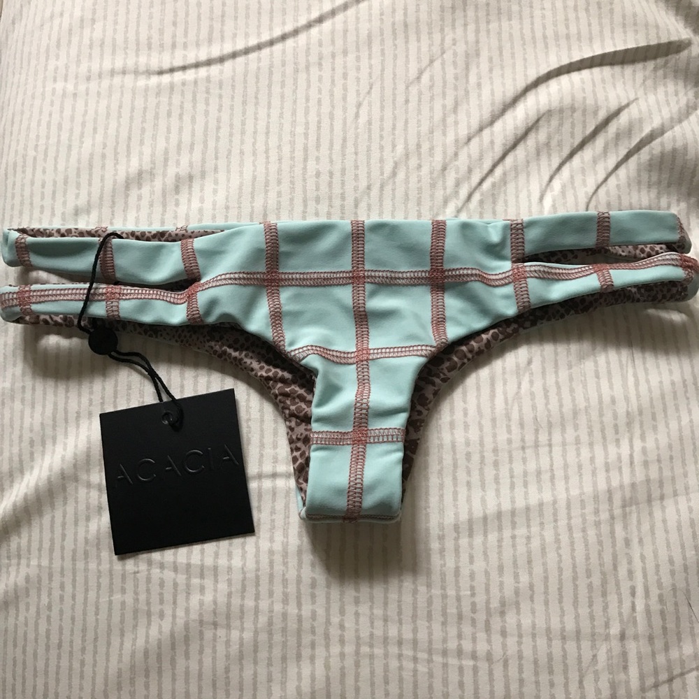 Acacia Baldwin bottom