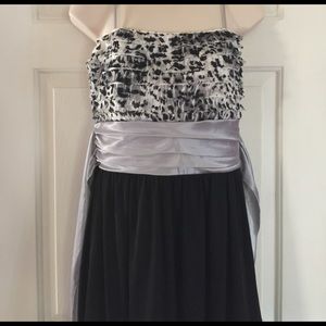Black/ gray Studio Y dress. Very nice.