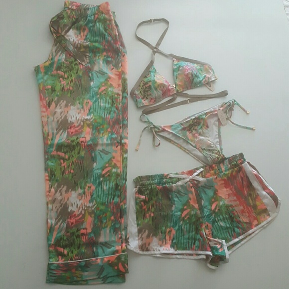 Victoria's Secret MEDIUM BIKINI BUNDLE OF 4 NEW