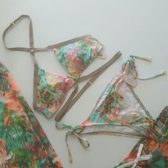 Victoria's Secret MEDIUM BIKINI BUNDLE OF 4 NEW