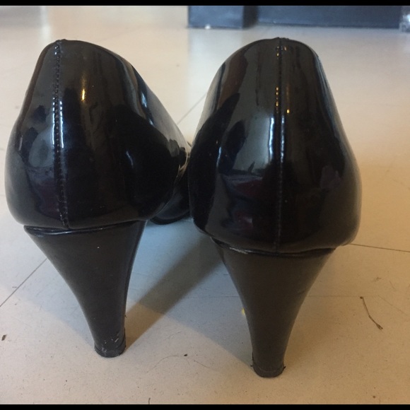 Black heels - Picture 2 of 3