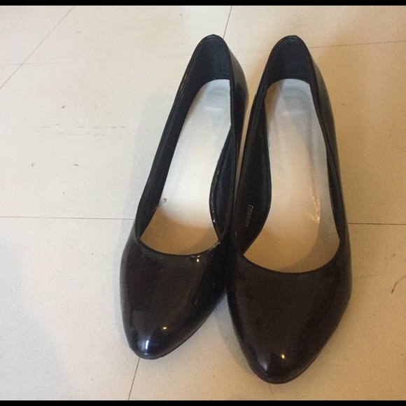 Black heels - Picture 3 of 3