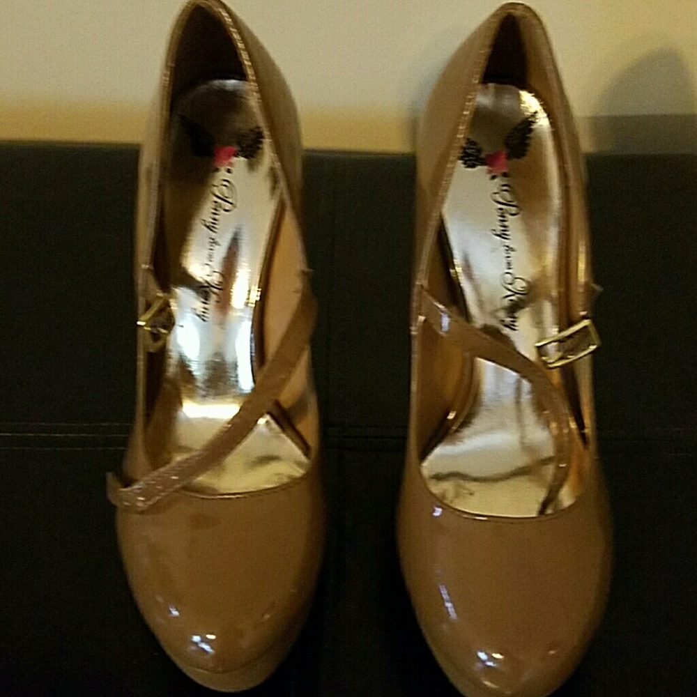 Beige heels