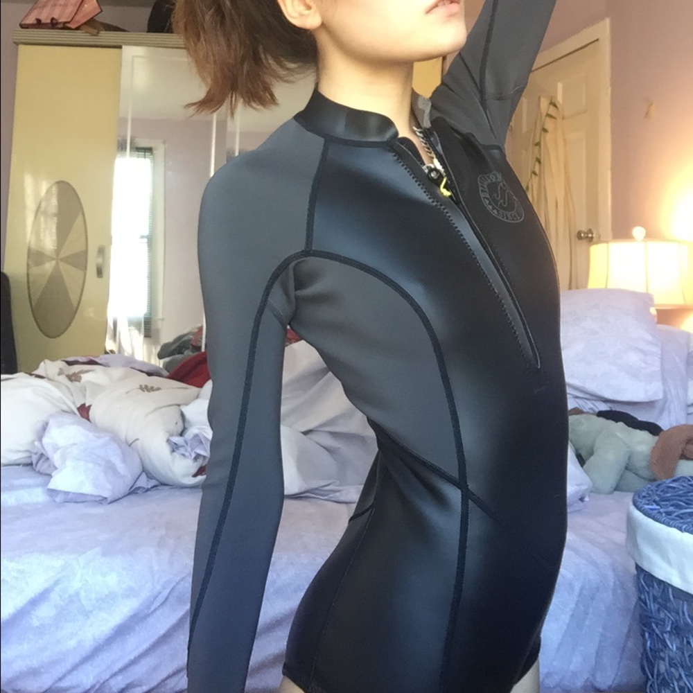 NWT Billabong "surf capsule"