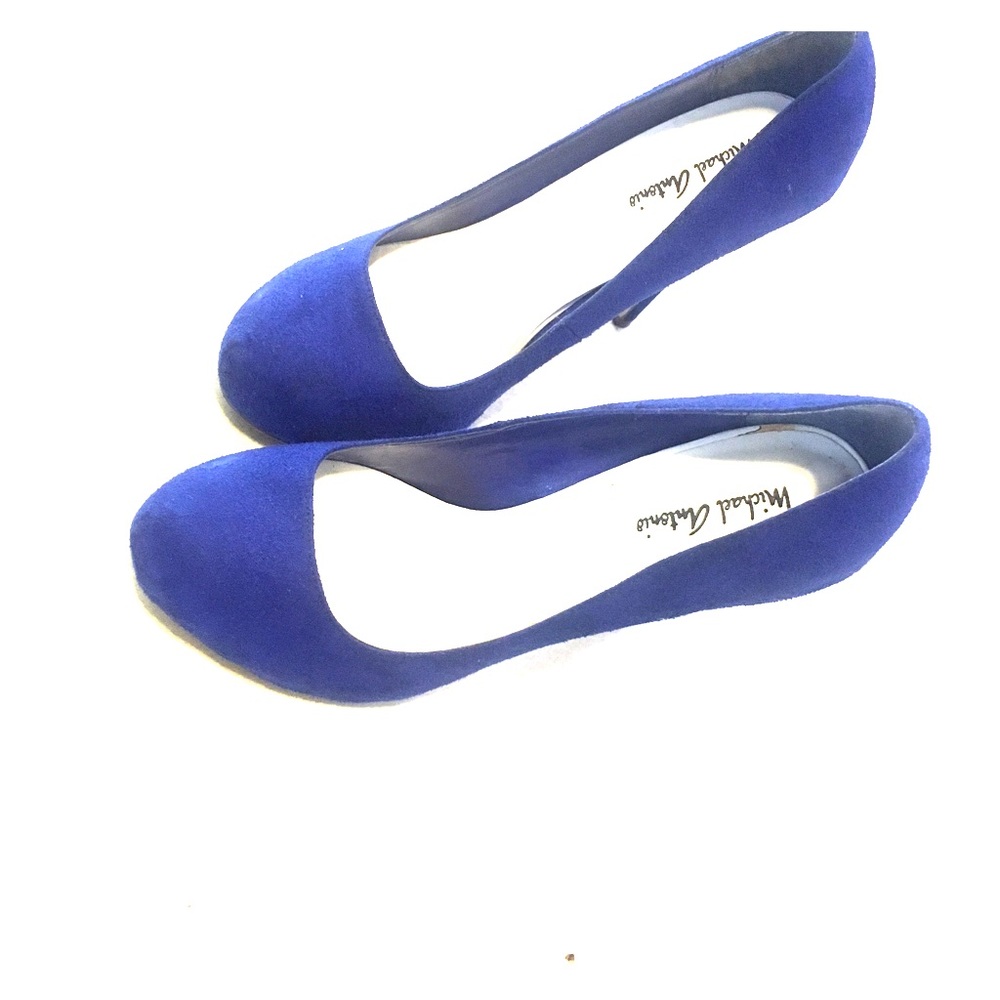 Women's Heels• Size 7 • Suede• color •Blue