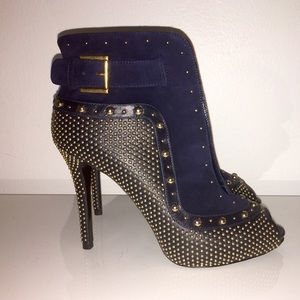 **Brand New!** ALEXANDER MCQUEEN lace up bootie.