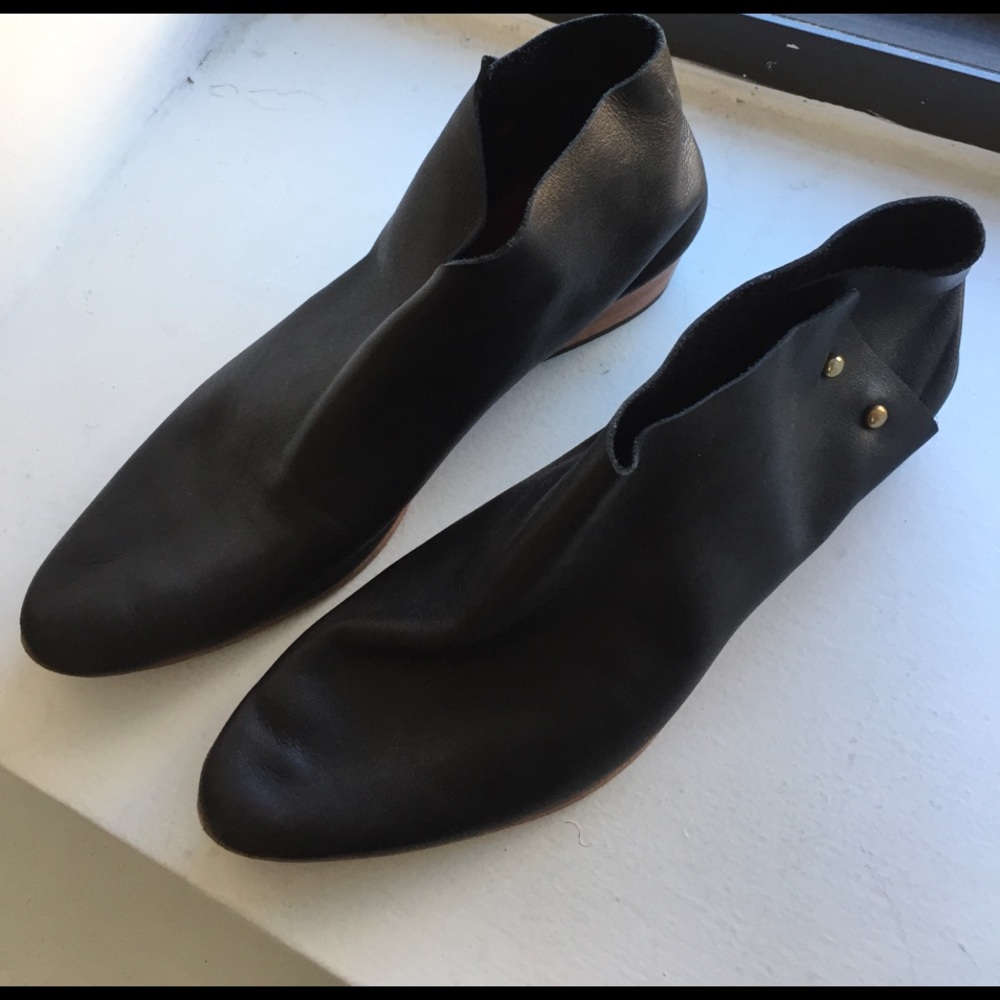 Elizabeth Suzann booties black
