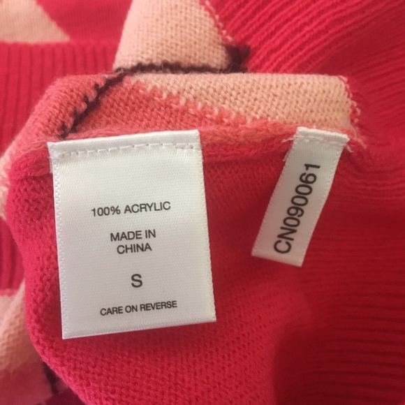 NWT New York & Co Pink Argyle V-neck Sweater - Picture 3 of 5
