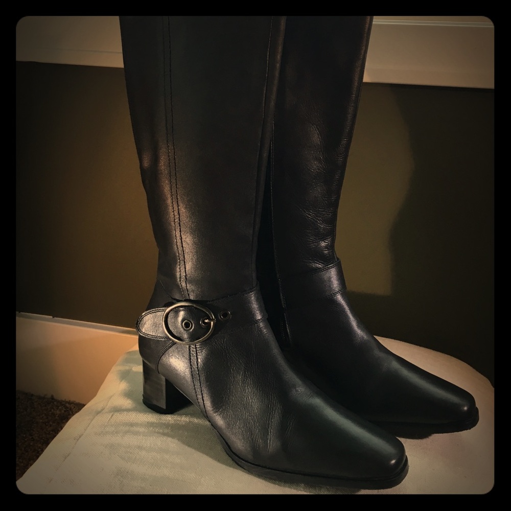 ALIA Black Leather Boots