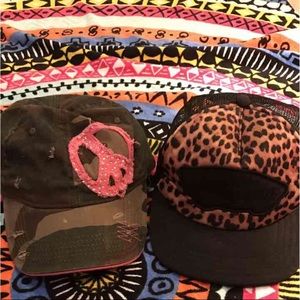VANS off the wall flat brim hat and peace camo hat