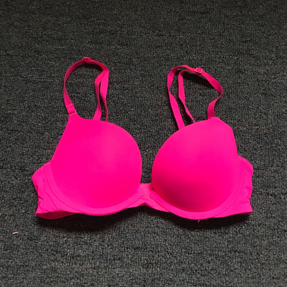 VS Pink bra