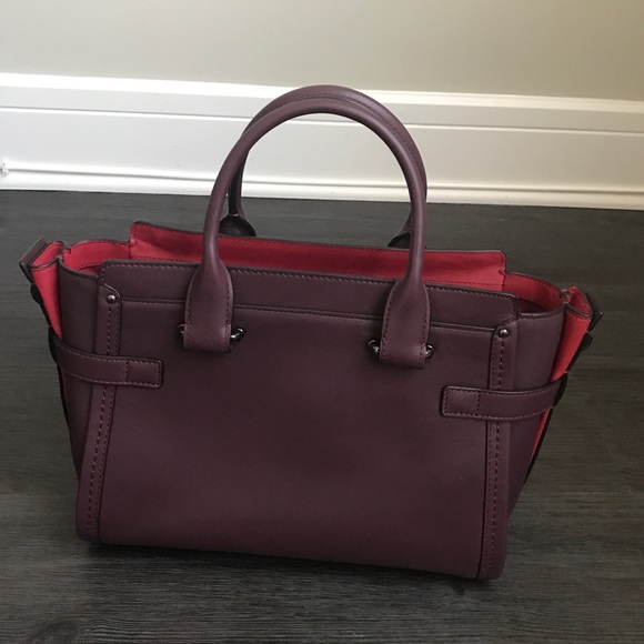 Plum leather Coach bag - Picture 4 of 4