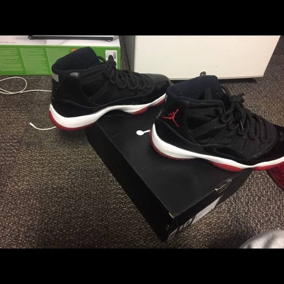 Air Jordan Bred 11 Size 10 main image 4