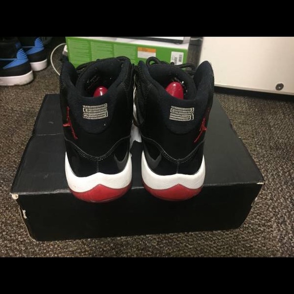 Athletic_Shoes