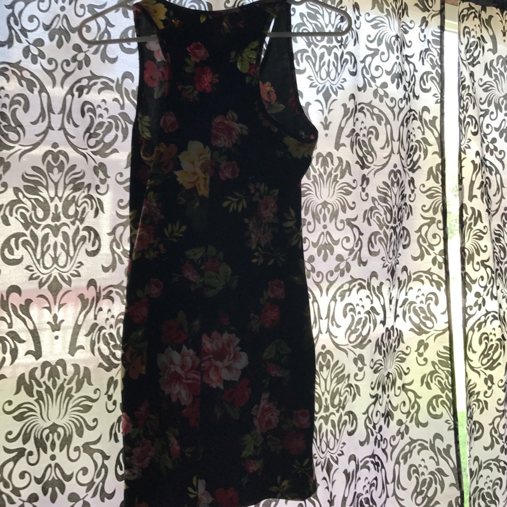 Dress - Picture 2 of 4