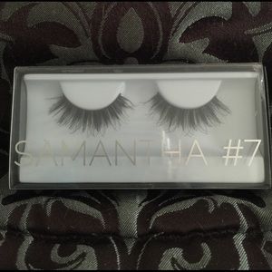 Huda Beauty 'Samantha' style false lashes